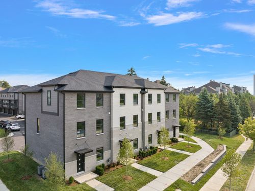 2841 Summers Pl, Troy, MI, 48084-2203 | Card Image