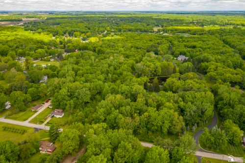 9107 Pineforest Cir, Lambertville, MI, 48144-8708 | Card Image