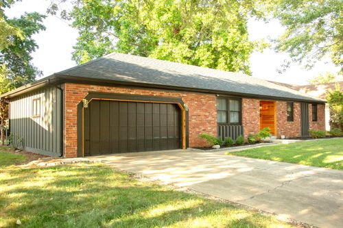 1142 E East Woodland Street Street, Springfield, MO, 65807 | Card Image