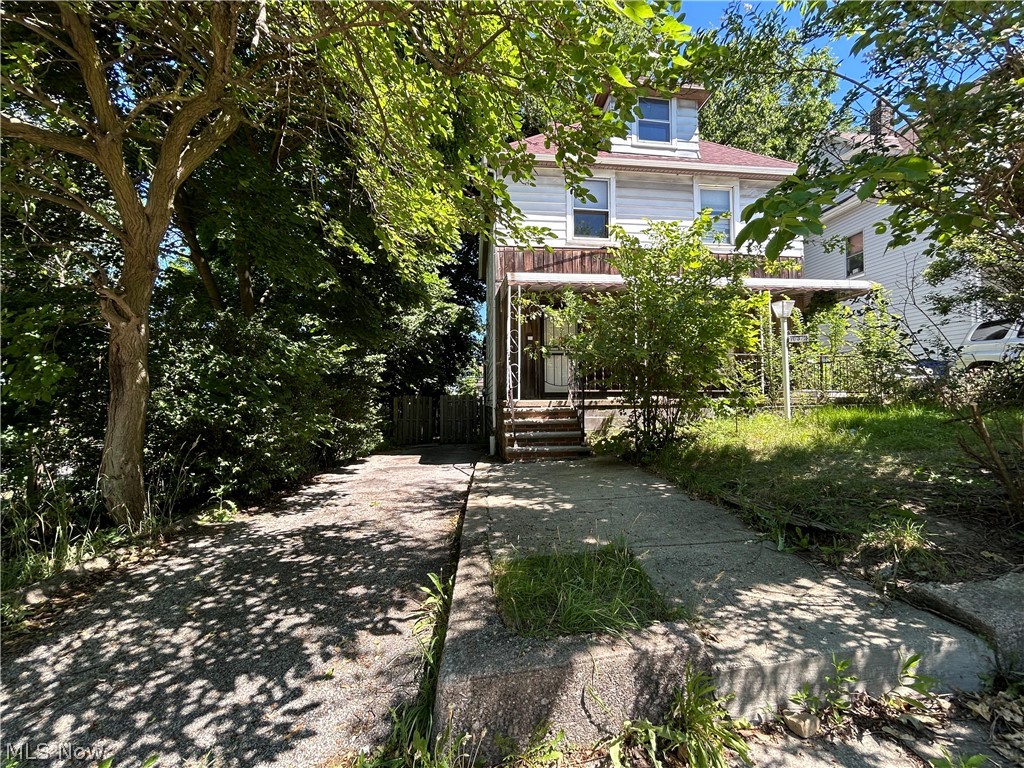 Grandview Ave, Cleveland, OH 44104