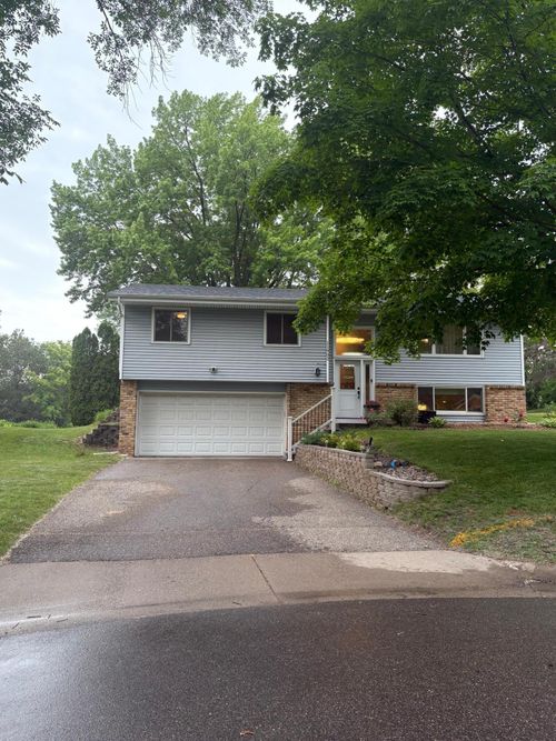 11902 River Hills Cir, Burnsville, MN, 55337-3314 | Card Image