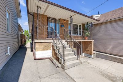 373 Mary St, House other with 3 bedrooms, 2 bathrooms and 5 parking in Hamilton ON | Image 1