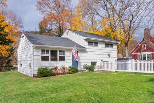 624 Washington Ave, Pleasantville, NY, 10570-1016 | Card Image