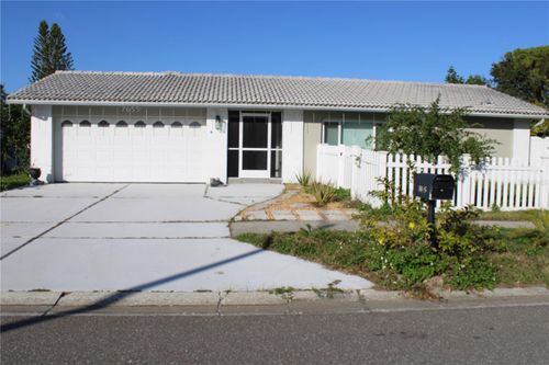 7655 Cardiff Ct, ST PETERSBURG, FL, 33709-1215 | Card Image