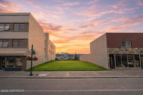 327 W 5th Ave, Anchorage, AK, 99501-2328 | Card Image