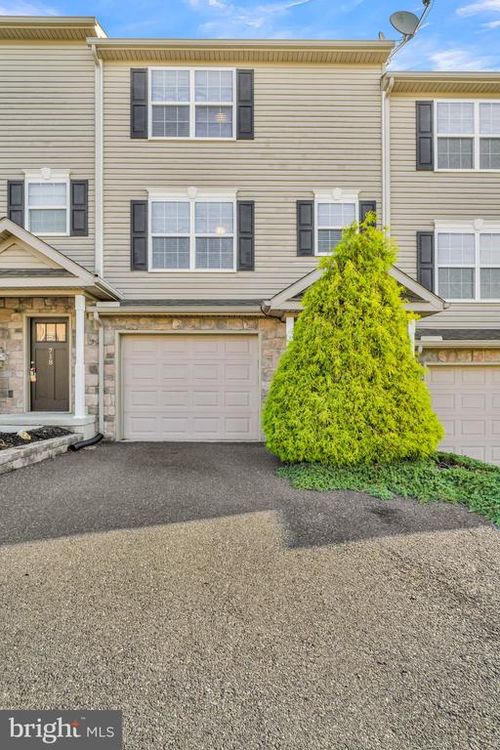 722 Gregs Dr, Harrisburg, PA, 17111-5559 | Card Image