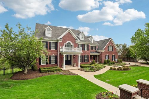 2208 S Villa Dr, Gibsonia, PA, 15044-7406 | Card Image