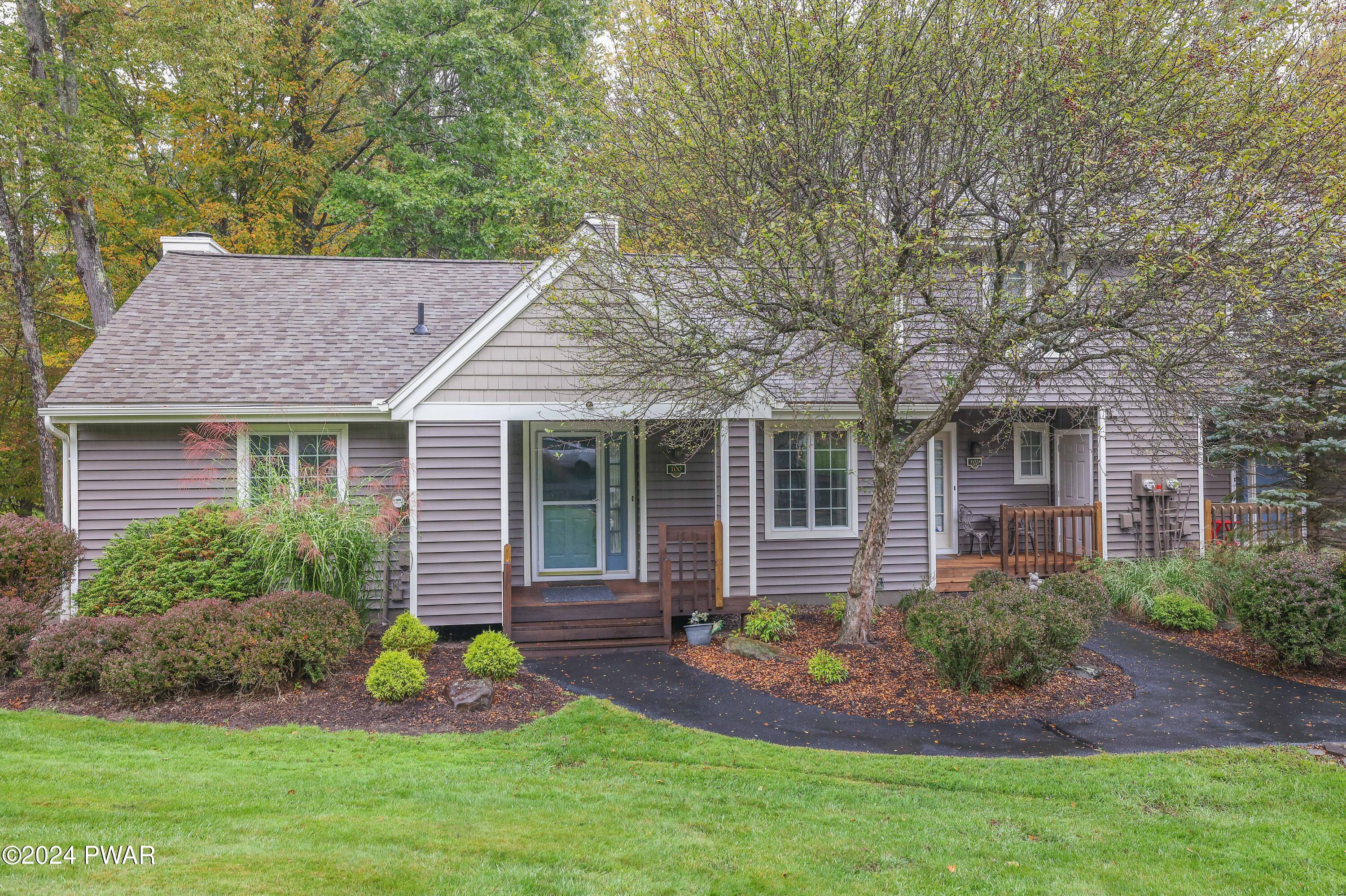 Kingsmill Ct, Hawley, PA 18428