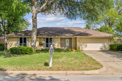 7016 Briardale Drive, North Richland Hills, TX, 76182 | Card Image