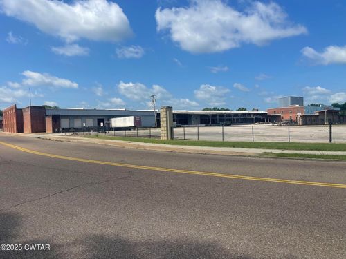 5k-1 A St, Jackson, TN, 38301-7400 | Card Image