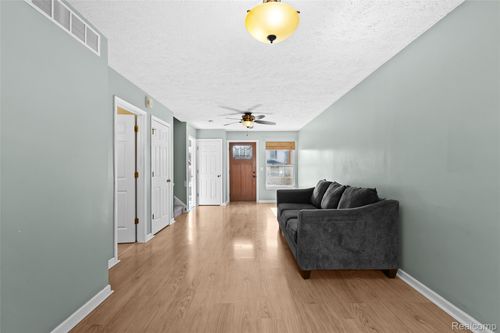 1128 W Michigan Ave, Lansing, MI, 48915-1722 | Card Image