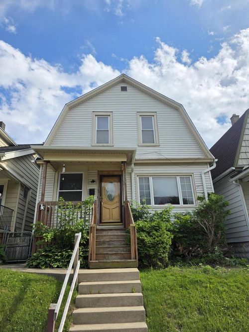 331 E Deer Place, Milwaukee, WI, 53207 | Card Image