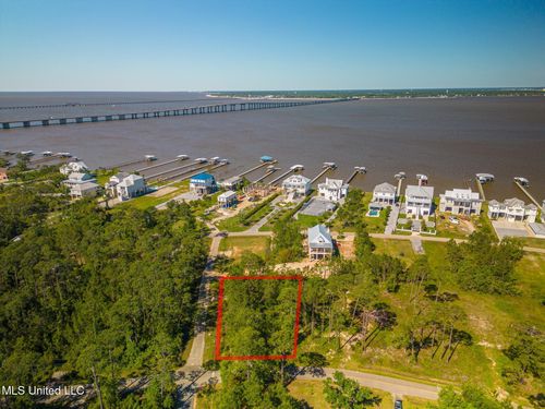 621 Ponce De Leon Blvd, Pass Christian, MS, 39571 | Card Image