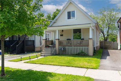 121 Sterling St, House other with 2 bedrooms, 1 bathrooms and 1 parking in London ON | Image 1