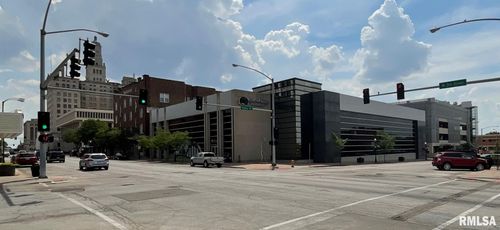 201-331 W 3rd St, Davenport, IA, 52801-1231 | Card Image