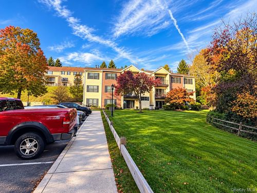 41-41 Huntington Cir, Peekskill, NY, 10566-2558 | Card Image