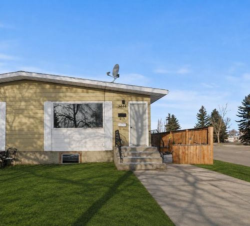 5444 50 St, Camrose, AB, T4V3A8 | Card Image
