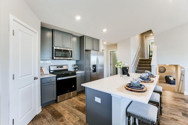 Chop, cut, and prep all your favorite meals on your large island. Colors and options will vary. | Image 4