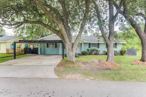 236 Pine Ridge Dr, Waveland, MS, 39576-3930 | Card Image