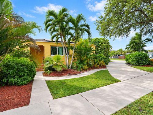 2602 Mckinley St, Hollywood, FL, 33020-2933 | Card Image