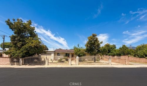 1011 Shadow Ln, San Fernando, CA, 91340-1110 | Card Image
