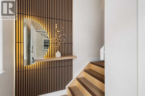 1997 Sirocco Dr Sw, Calgary, AB, T3H3E6 | Card Image