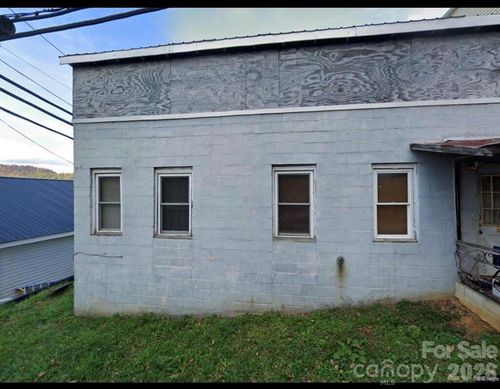 24 Millsaps St, Robbinsville, NC, 28771-5512 | Card Image