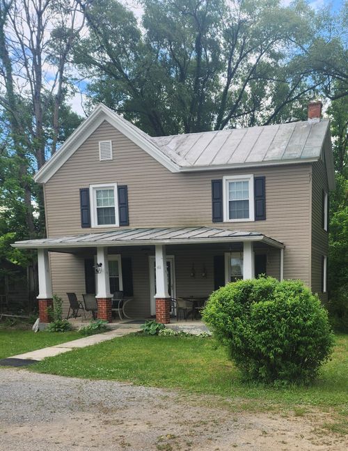 40 River Rd, Buchanan, VA, 24066-4657 | Card Image