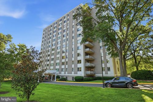 901-west-building-8315 N Brook Ln, BETHESDA, MD, 20814-2651 | Card Image