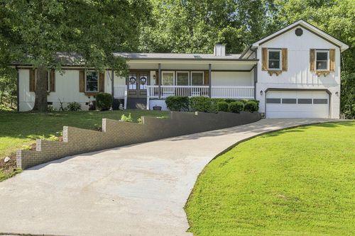 9302 Rockshire Ln, Chattanooga, TN, 37421-3437 | Card Image