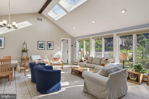 2 Sunset Dr, PAOLI, PA, 19301-1719 | Card Image