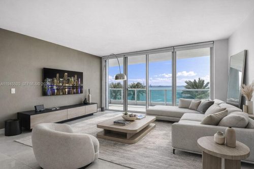 1007-1331 Brickell Bay Dr, Miami, FL, 33131-3678 | Card Image