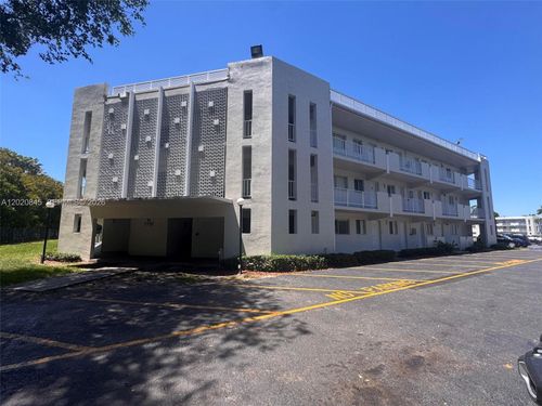 c106-7737 N Kendall Dr, Miami, FL, 33156-7717 | Card Image