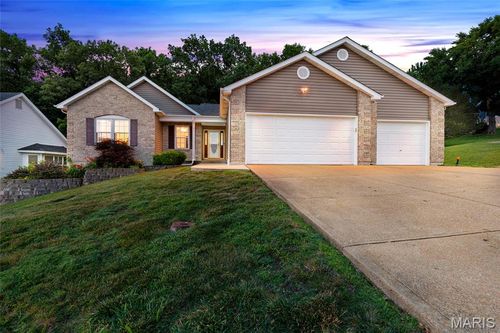 5046 Annette Dr, Imperial, MO, 63052-4022 | Card Image