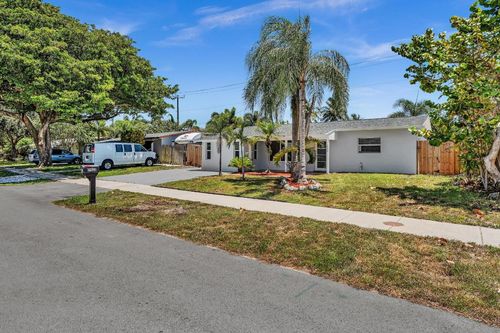 2920 Ne 8th Terrace, Pompano Beach, FL, 33064 | Card Image