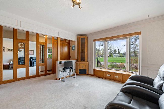 26 Rossburn Cres Sw, House detached with 1 bedrooms, 2 bathrooms and 2 parking in Calgary AB | Image 4