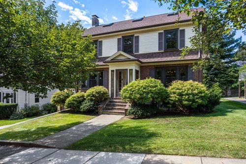25 Lovell Rd, Watertown, MA, 02472-3376 | Card Image