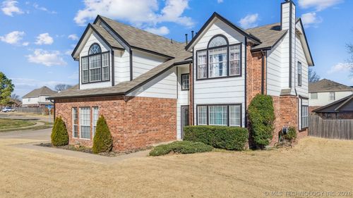 1301 N Willow Ave, Broken Arrow, OK, 74012-9142 | Card Image