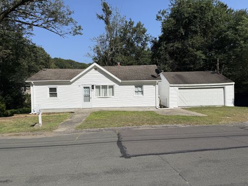 38 Ojibwa Rd, Shelton, CT, 06484-4919 | Card Image