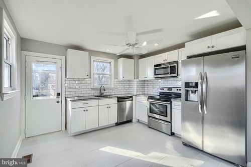 1203 Hilldale Rd, BALTIMORE, MD, 21237-2917 | Card Image