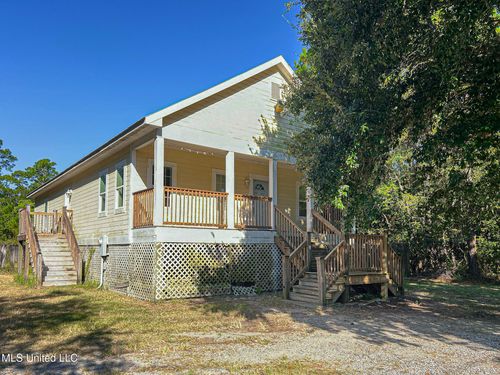 9261 Kiln Waveland Cutoff Rd, Bay Saint Louis, MS, 39520-8405 | Card Image