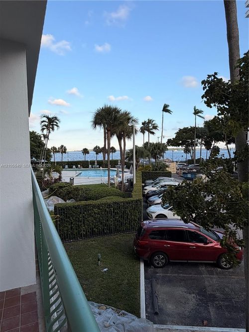 204-1408 Brickell Bay Dr, Miami, FL, 33131-3618 | Card Image