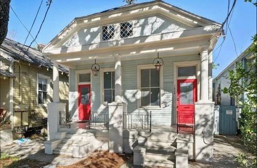 right-1624 Gentilly Boulevard, New Orleans, LA, 70119 | Card Image
