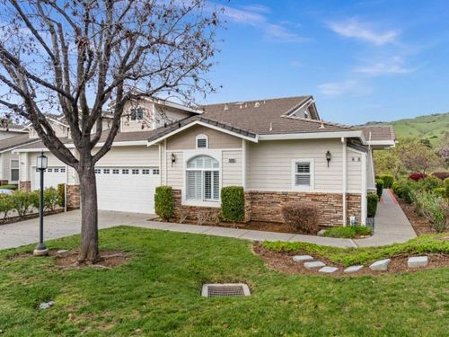 9008 Village View Dr, San Jose, CA, 95135 | Card Image