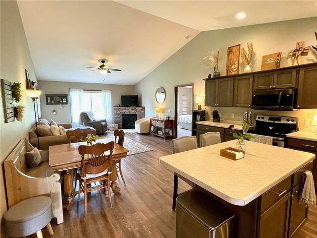 Very open KT/DR/LR space! Great for entertaining or watching the kiddos while you cook! | Image 8