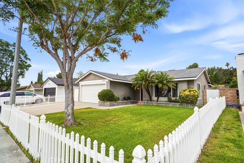 27465 Cherry Creek Dr, Valencia, CA, 91354-2057 | Card Image