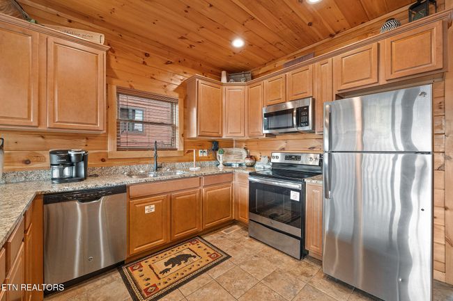 880 Great Smoky Way, House other with 4 bedrooms, 4 bathrooms and null parking in Gatlinburg TN | Image 7