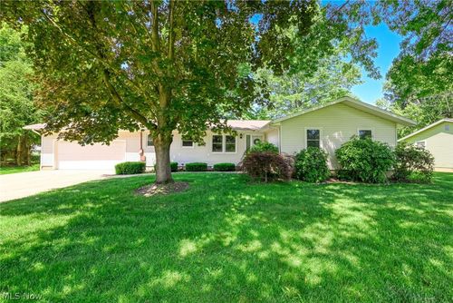 3937 Mctaggart Blvd, Kent, OH, 44240-6401 | Card Image