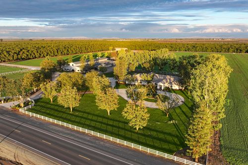 16500 Road 152, Tulare, CA, 93274-9560 | Card Image