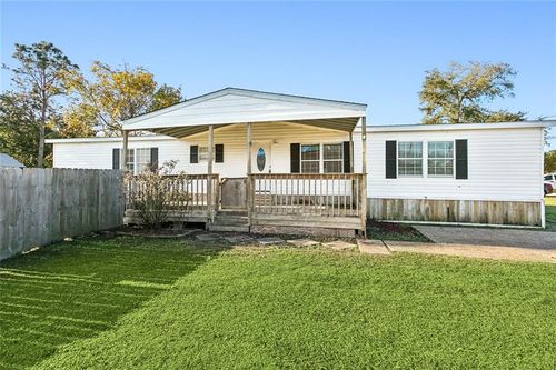 122 Forest Dr, Belle Chasse, LA, 70037-4130 | Card Image